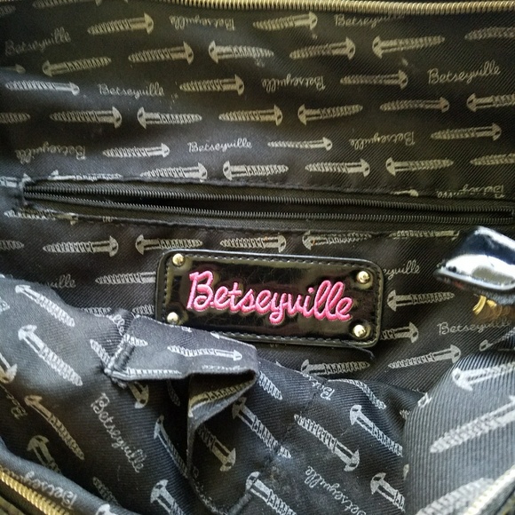 Betsey Johnson Gold/Black Leopard Zip Tote Bag - Picture 3 of 5